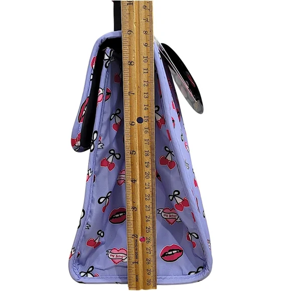 Betsey Johnson Insulated Lunch Tote Lavender Cherry Lip Print XOX Betsey Hearts - Picture 7 of 10